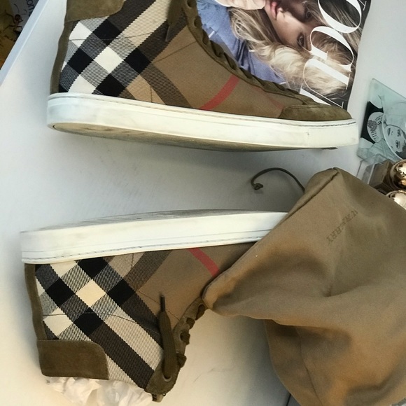 Burberry  size 10 high tops - Picture 2 of 5